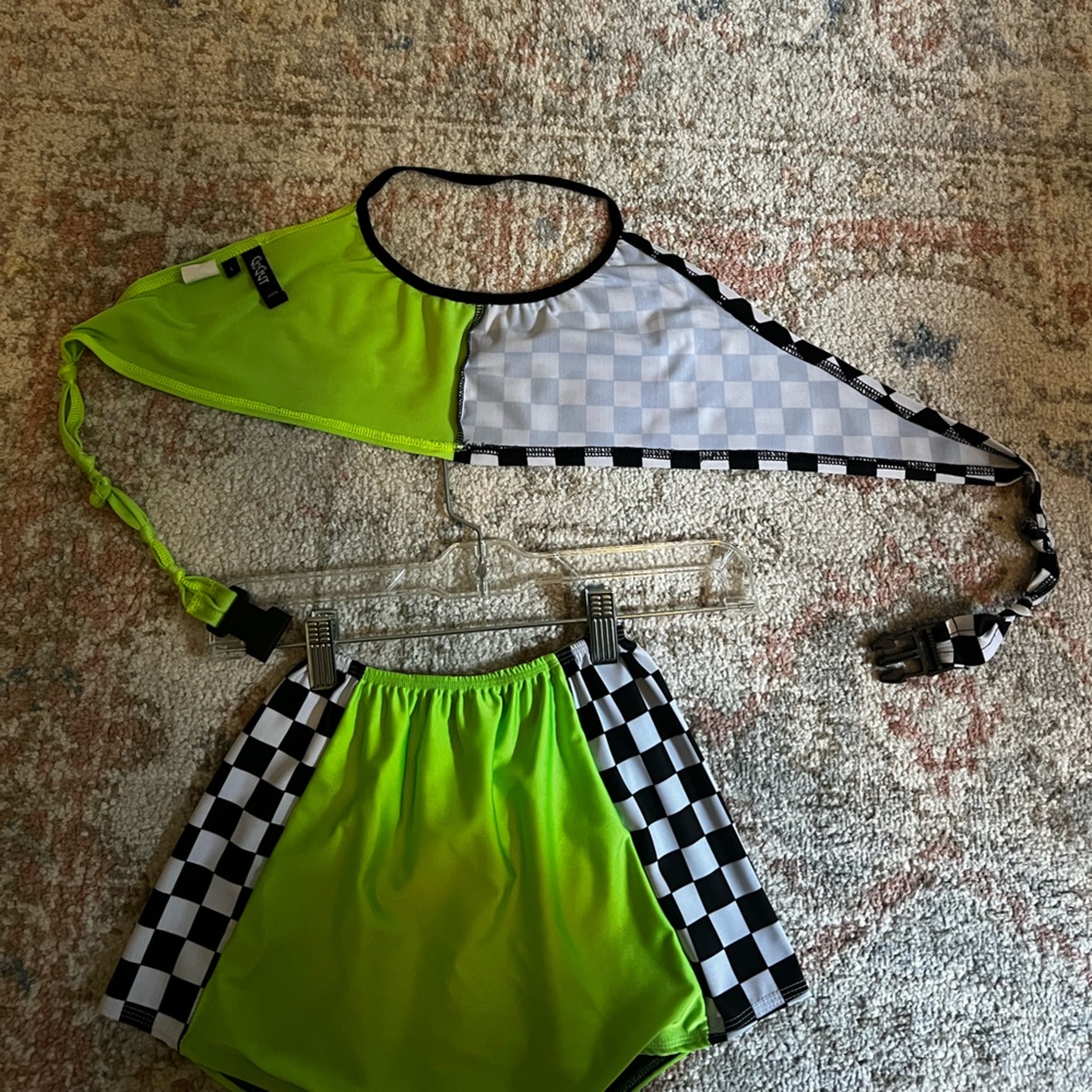 Dolls Kill/Go Guy Rave Set in Neon Green & Checkers - Picture 5 of 7